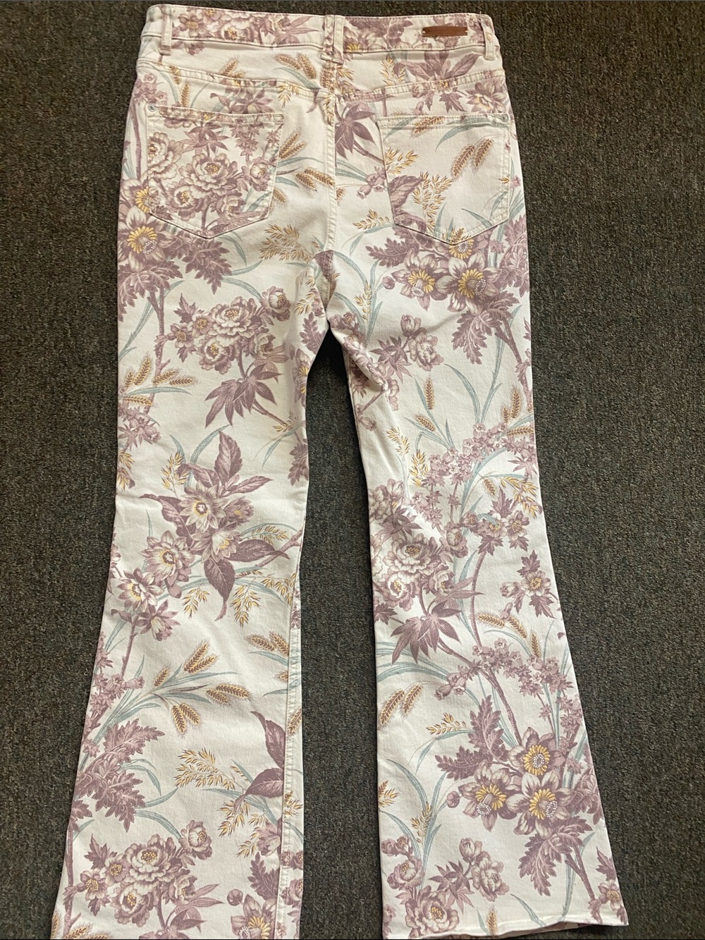 Pilcro Floral-Print Jeans in Dusty Rose & Cream - Picture 8 of 11
